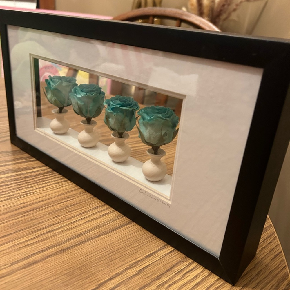 Dried Roses shadowbox - Picture 2 of 10